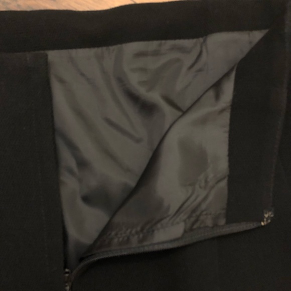 Black pencil skirt with geometric pattern - Picture 4 of 6